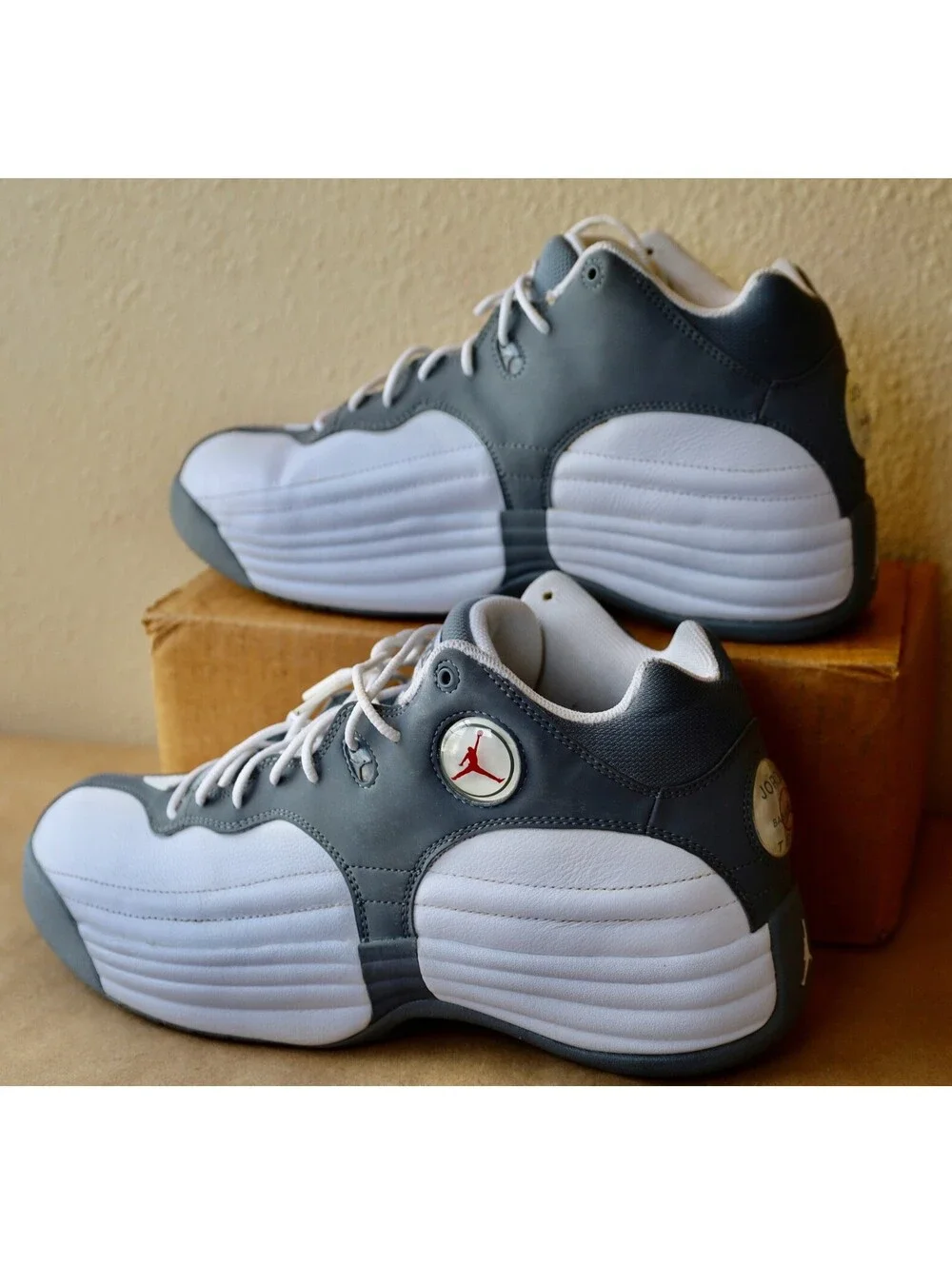 Size 10.5 - Air Jordan Jumpman Team 1 White Red Grey Mens With Box